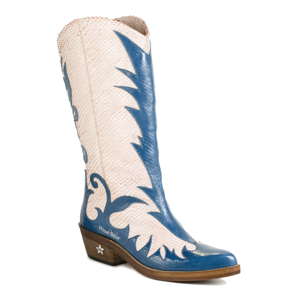L'immagine mostra un bellissimo stivale country in vera pelle, che è solo uno dei modelli di Stivali Country da donna online che è possibile acquistare da West Star.